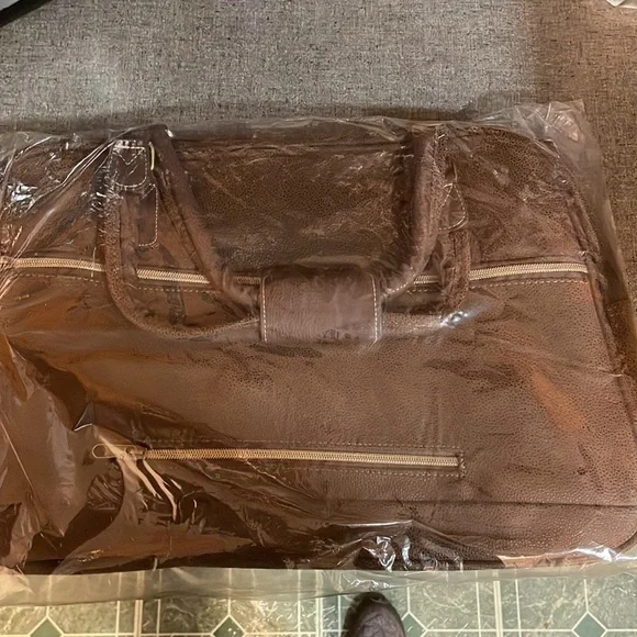 Dwell Six Travel Bag - Picture 3 of 6